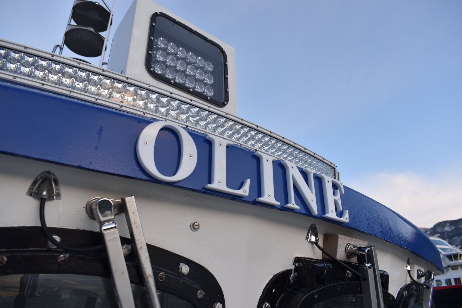 Oline name plate detail